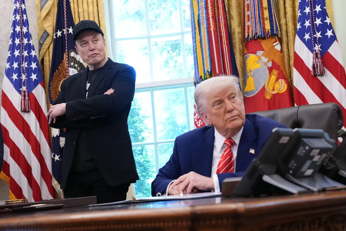 Trump, SpaceX'in İlk Halka Arzından İki Hafta Sonra Hisse Alımı Yaptı