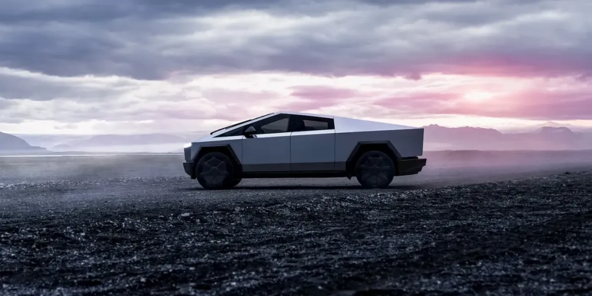 Tesla, Cybertruck'taki Güç Dönüştürme Sistemini Kabul Ediyor ve Garantiyi 8 Yıla Uzatıyor