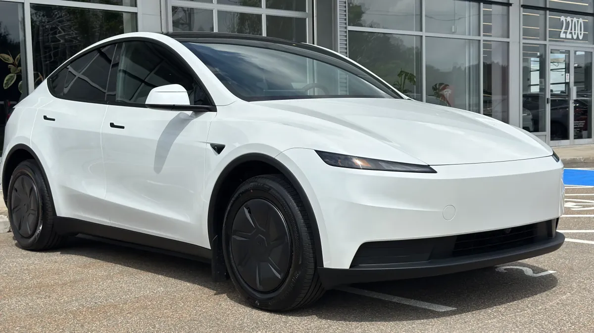 Tesla Model Y RWD 2026 İncelemesi: Üst Düzey Teknolojiye Sahip Giriş Seviyesi Model