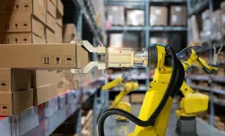 Depolar Hem Robot Satın Alıyor Hem de Yeni İşçi Çalıştırıyor