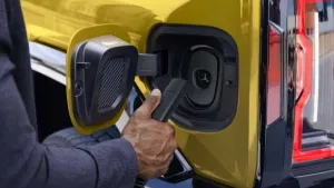 GM'in 2027 Model Tüm Elektrikli Araçları Tesla Supercharger'lara Doğrudan Bağlanabilecek