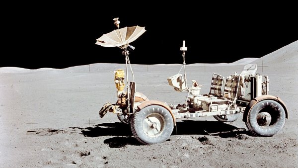 Uzayda Bugün! 31 Temmuz 1971: Apollo 15 Astronotları Ay'da Araç Kullanan İlk İnsanlar Oldu