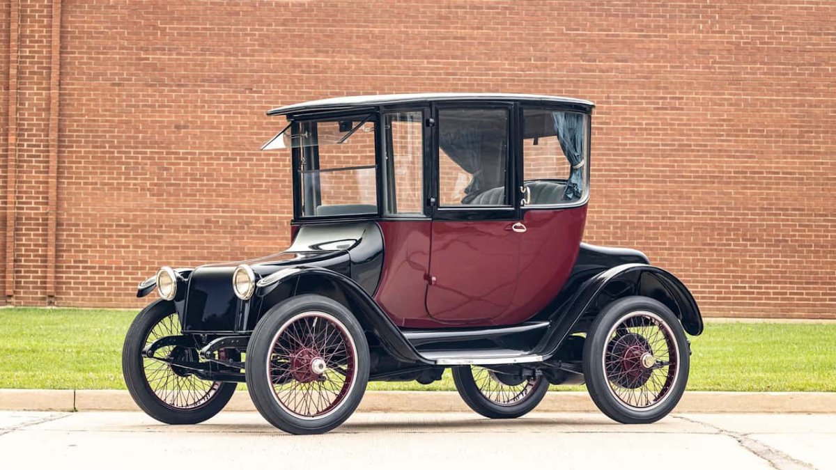 100 Yıllık Bu Elektrikli Araç, İlk Nissan Leaf'ten Daha Fazla Menzil Sunuyordu