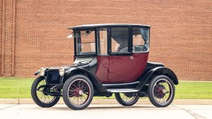 100 Yıllık Bu Elektrikli Araç, İlk Nissan Leaf'ten Daha Fazla Menzil Sunuyordu