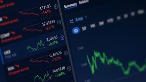 ABD'de İlk Spot Bitcoin ETF'si Kapanıyor, Yatırımcılar Yapay Zeka Getirilerinin Peşinde