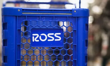 Ross Mağazaları, Enflasyonun Shoppers'ı Off-Price Perakendecilere Sürmesi Nedeniyle %13'lik Satış Artışını Kaydetti