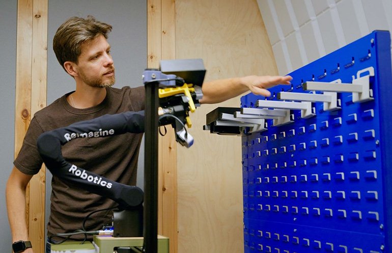 Reimagine Robotics Gizlilikten Çıktı: Robotlar Artık 'İş Başında Öğreniyor'