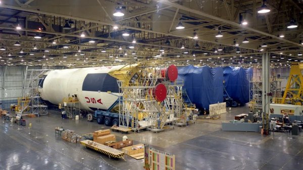 Uzayda Bugün! 1 Ağustos 1968: NASA, Satürn V Ay Roketi Üretimini Durduruyor