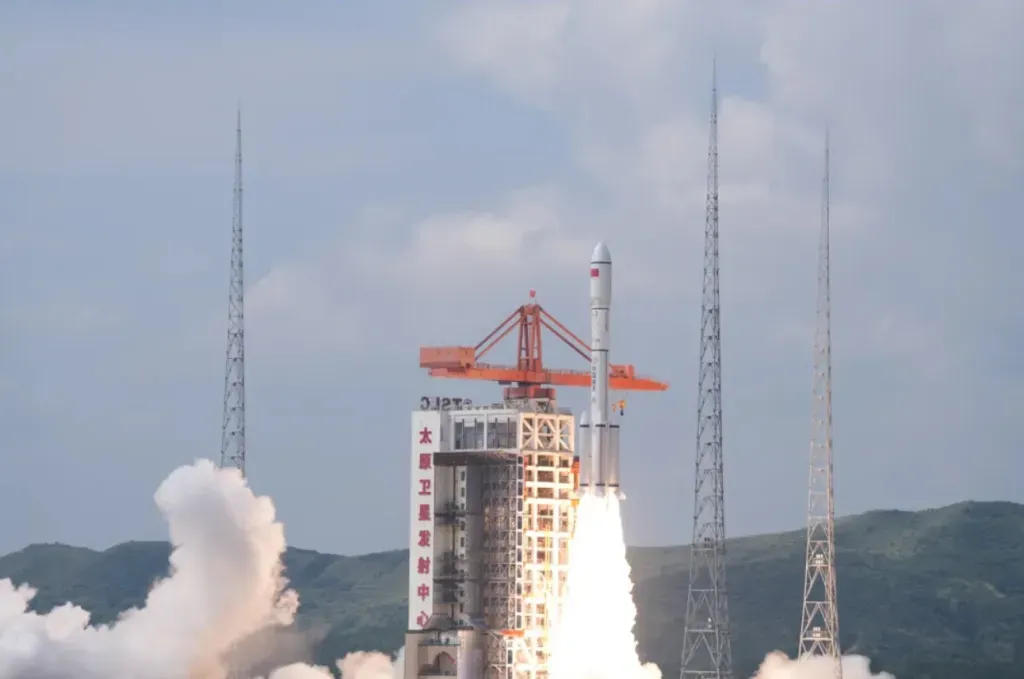 Çin, Gizli TJS-27 Uyduyu Fırlattı ve Yeni Nesil Tianlian Röle Uyduyu Yörüngede