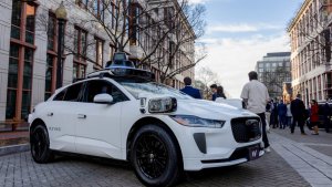 Waymo, Uber'le Girdiği Robotaksi Savaşında Lobi Harcamalarını İkiye Katladı
