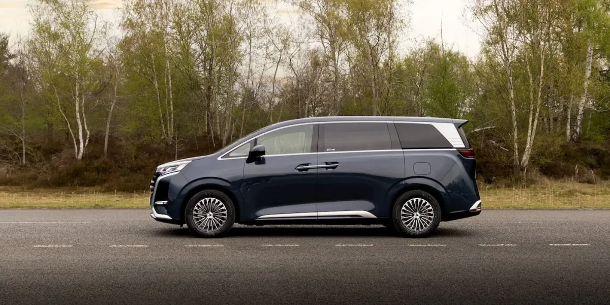 BYD, İngiltere'de İlk 7 Koltuklu Premium MPV'si Denza D9 ile Lüks Rakiplerine Fiyat Kırdı