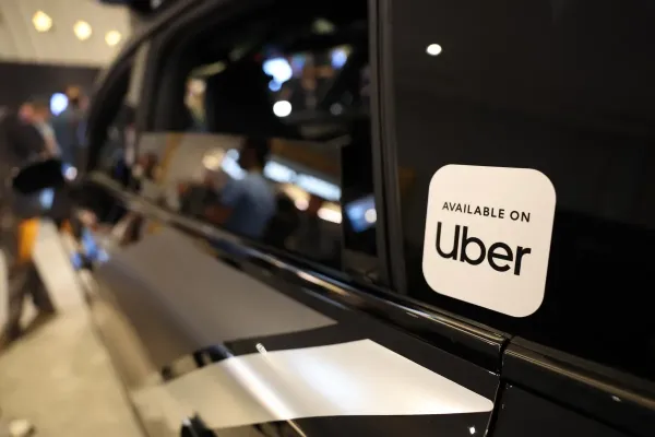 Uber, Genç Hesaplar İçin Canlı Video Yayını Özelliğini Kullanıma Sundu