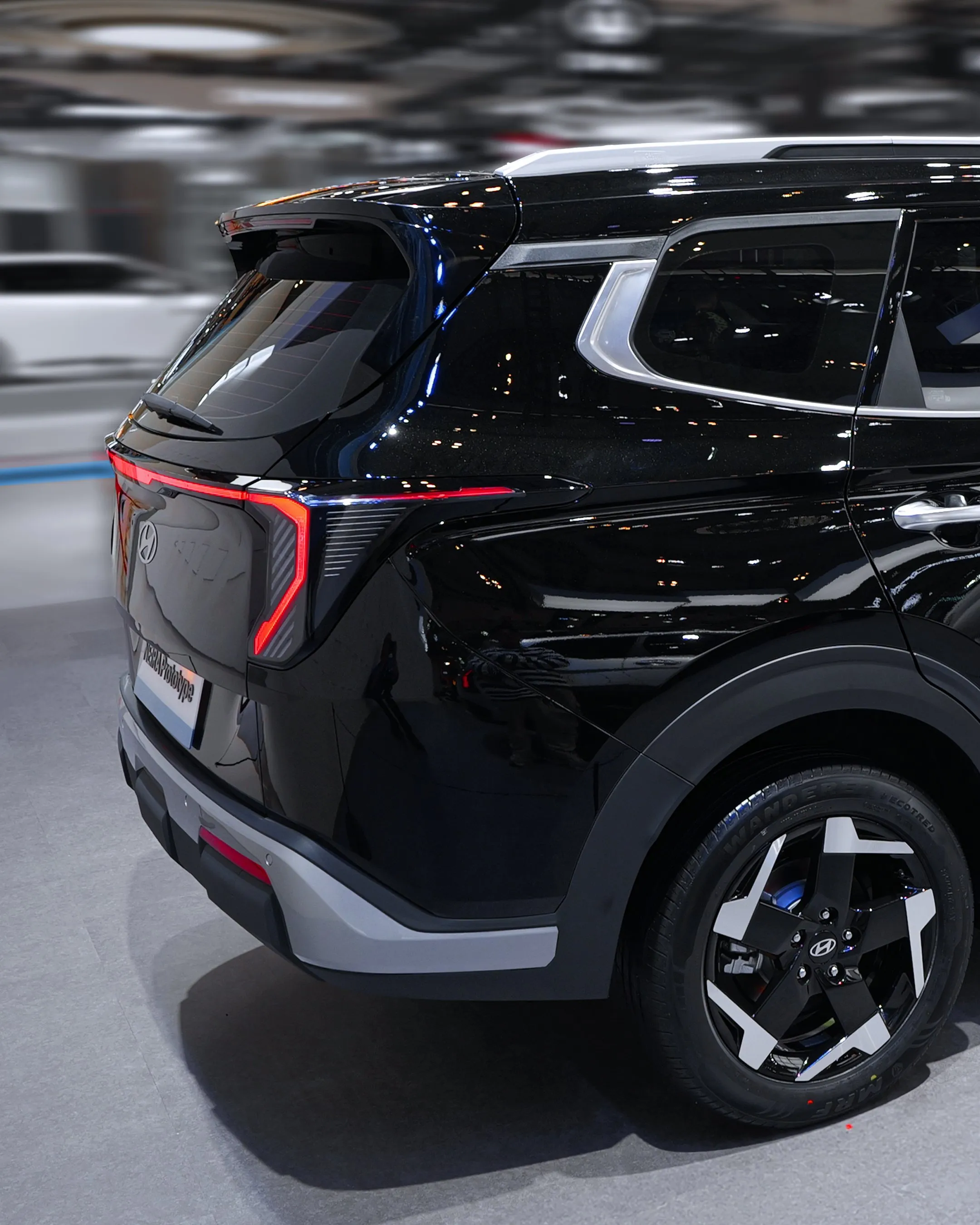 Hyundai-electric-minivan-Neira-EV