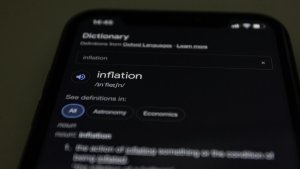 ABD'de Enflasyon Temmuz Verilerinin Gösterdiğinden Daha Kalıcı: Bitcoin Dalgalı Seyrediyor