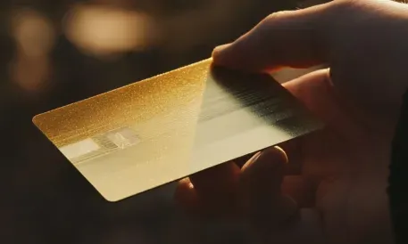 Gen Z'nin Para Yönetimi Uygulaması Olarak Debit Kartlar