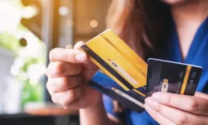 Tüketiciler Kredi Kartı Borcu Rekorlara Yaklaşırken Ekstra Harcamaları Kesebilir