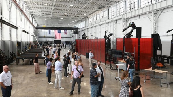 Eski SpaceX Mühendisleri Çelik Parçaların Üretildiği Robotik Fabrika Kuruyor