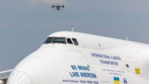Almanya'da Ukrayna Kargo Uçağının Yakınında Patlayıcı Yüklü Drone Bulundu