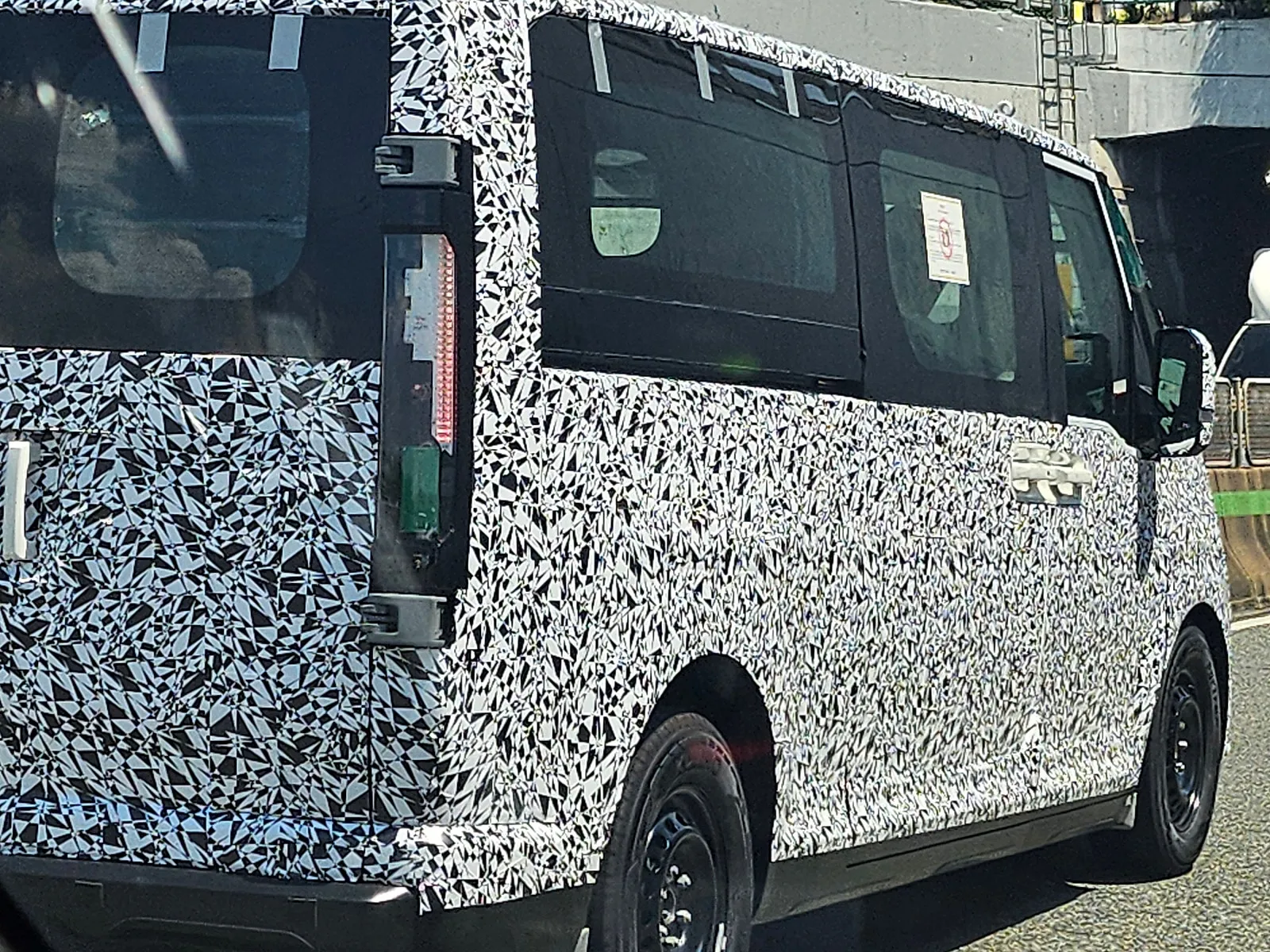 Kia-PV7-caught