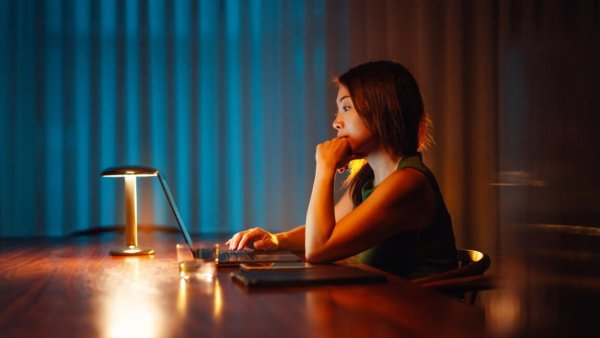 Krize Giren İnsanları AI Chatbotları Neden Başarısız Oldu?