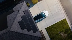 Tesla, Teksas'ta 10,1 Milyar Dolarlık 'Project Crystal Sun' Güneş Enerjisi Fabrikası İçin Başvurdu