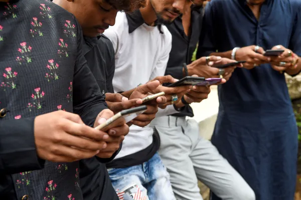 Hindistan, arayan kimliği uygulamalarını spam raporlarını operatörlerle paylaşmaya zorluyor