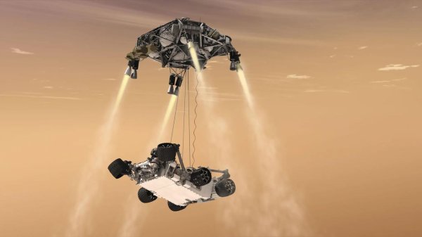 Uzayda Bugün! 6 Ağustos 2012: NASA, Devasa Curiosity Gezginini Roket Motorlu Gökyüzü Vinci ile Mars'a İndirdi