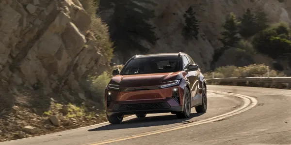 2027 Toyota C-HR EV Fiyatları Belli Oldu: Başlangıç Fiyatı 37.080 Dolar
