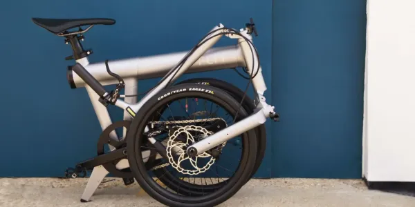 Brompton'un en hafif elektrikli bisikletinden bile daha hafif: Karşınızda FLIT M2i