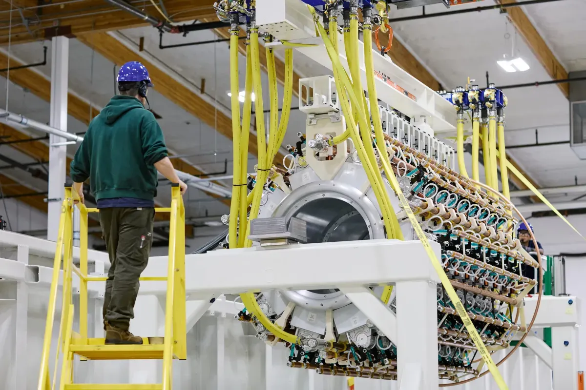 Pacific Fusion'ın Yeni Füzyon Makinesi Ticari Enerji Üretiminde Kritik Bir Eşiği Aşmaya Hazırlanıyor