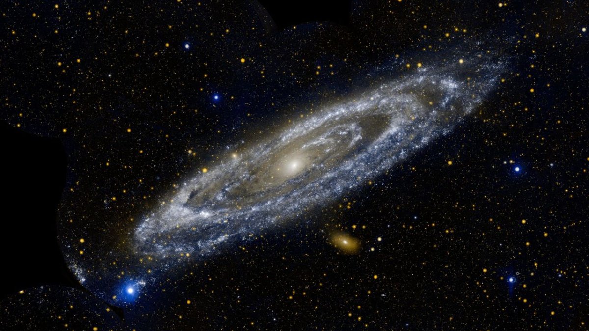 Bilim İnsanları Andromeda Galaksisinin Küçük Komşusu Tarafından Zorbalığa Uğradığını Keşfetti