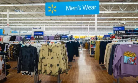 Amazon'ın Giyim Pazarı Payı İkiye Katlanırken Walmart Gerileyordu
