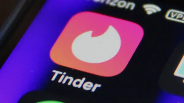 Z Kuşağı Flört Uygulamalarından Uzaklaşırken Tinder Yüz Yüze Etkinliklerini Onlarca Yeni Şehre Genişletiyor