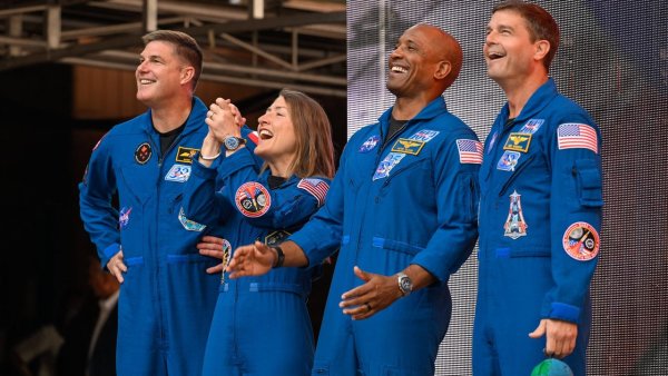 Artemis II Piloti, NASA'ya Orion'u Elle Kontrol Etmesine İzin Vermesi İçin Teşekkür Etti: 'Halen O Güvene Şaşıyorum'