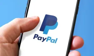 PayPal'ın yeni CEO'su 50 milyar dolarlık satın alma girişimi sekteye uğrayınca tek başına ilerlemeye bahse giriyor