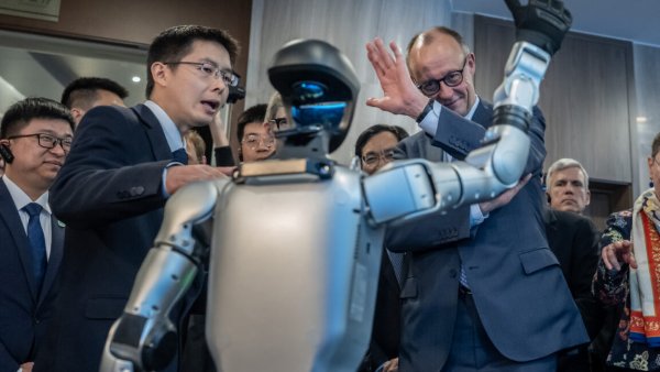 Unitree kurucusunun maliyet kısma takıntısı ucuz insansı robotlarda liderliği getirdi