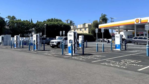 Los Angeles'in en büyük Tesla dışı elektrikli araç şarj istasyonu açıldı, sürpriz: CHAdeMO desteği