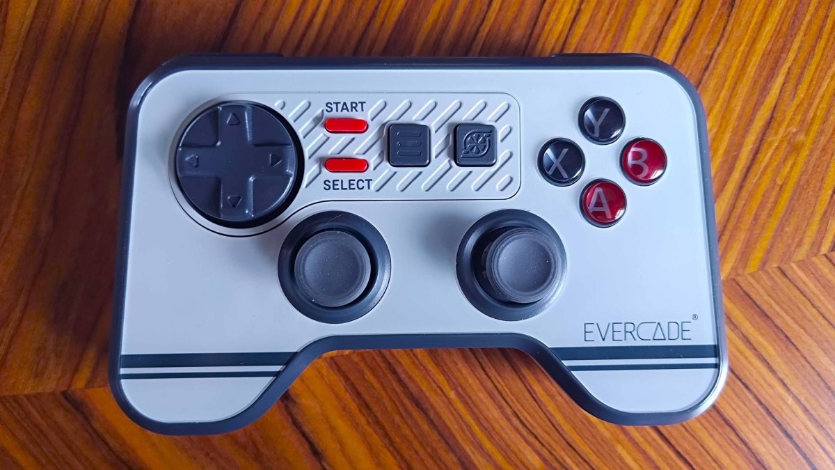 Evercade Dual Thumbstick Wireless Controller retro konsolu erken 3D oyunlara hazırlıyor, en sevdiğim retro gamepad olmasa da