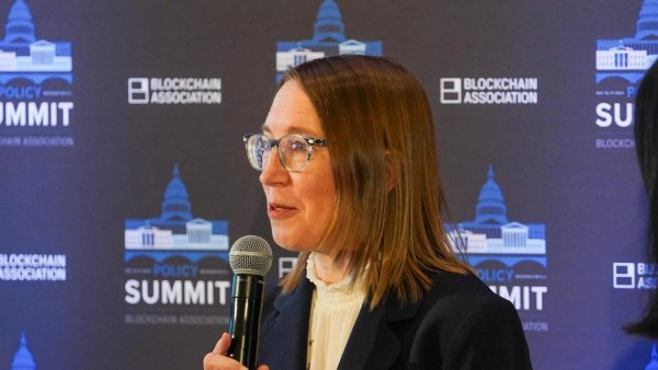 ABD SEC'nin en istikrarlı kripto savunucusu Hester Peirce gelecek hafta ayrılıyor