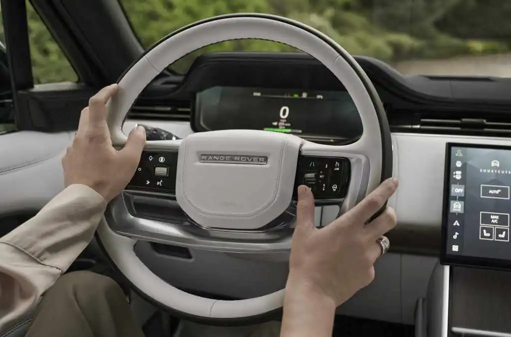 Range-Rover-Electric-steering-wheel
