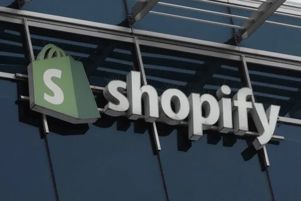 Shopify, tarayıcı tabanlı yapay zeka ajanlarına ödeme işlemini açtı