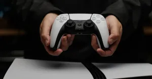 Sony, oyun diski üretimini sandığımız kadar hızlı sonlandırmıyor
