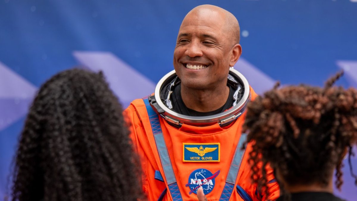‘If I wanted to go to space, I would have stayed at NASA’: Artemis II astronotu Victor Glover’ın ay görevi sonrası sırada ne var