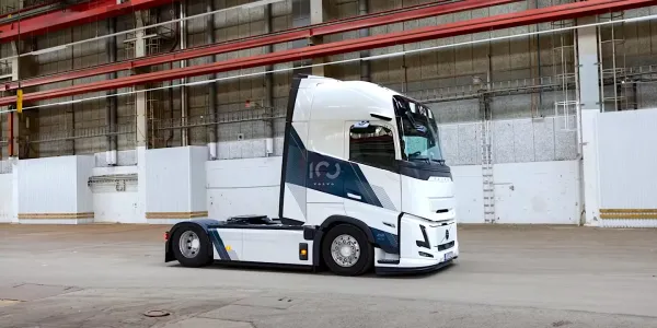 Volvo, 100. Yılını Özel Seri Elektrikli Tırıyla Kutluyor: 1927-2027