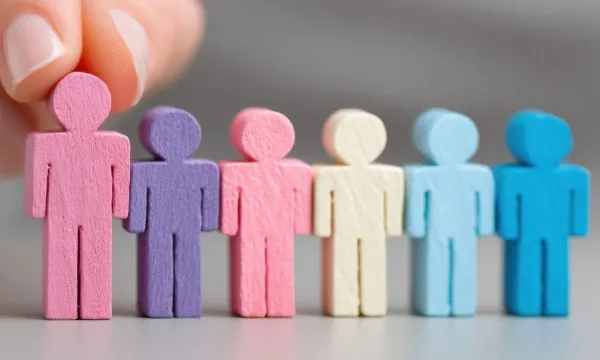E-ticaret satıcılarının %51'i dolandırıcılık personelinde harcamayı sabit tutuyor