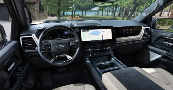 GM kamyonlarının yerleşik yazılımını CarPlay ile birlikte çalışacak şekilde güncelledi