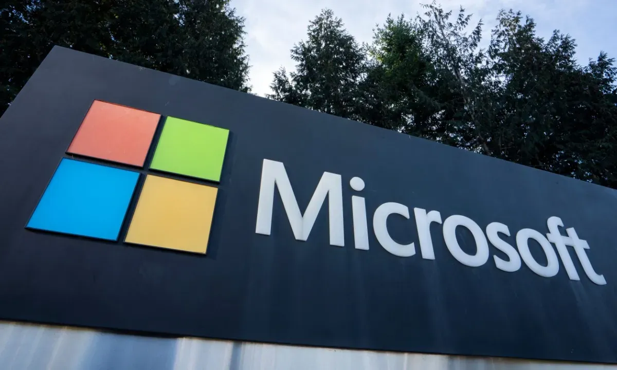 Microsoft sohbet robotu yarışından çekiliyor, kurumsal alana yöneliyor