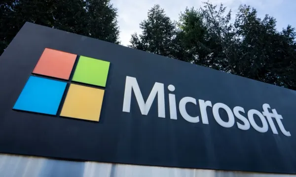 Microsoft sohbet robotu yarışından çekiliyor, kurumsal alana yöneliyor