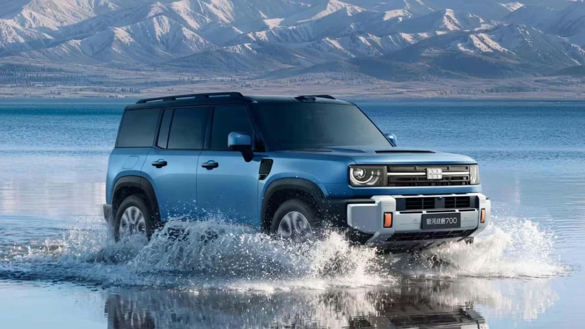 Bu Çinli SUV su üzerinde sürmek için dahili pervanelere sahip