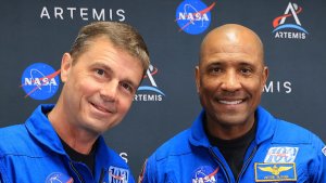 Artemis II Komutanı ve Pilotu NASA'nın İlk Emekli Astronotları Oldu